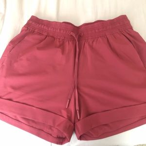 New Lululemon Size 4 Spring Break Away Shorts